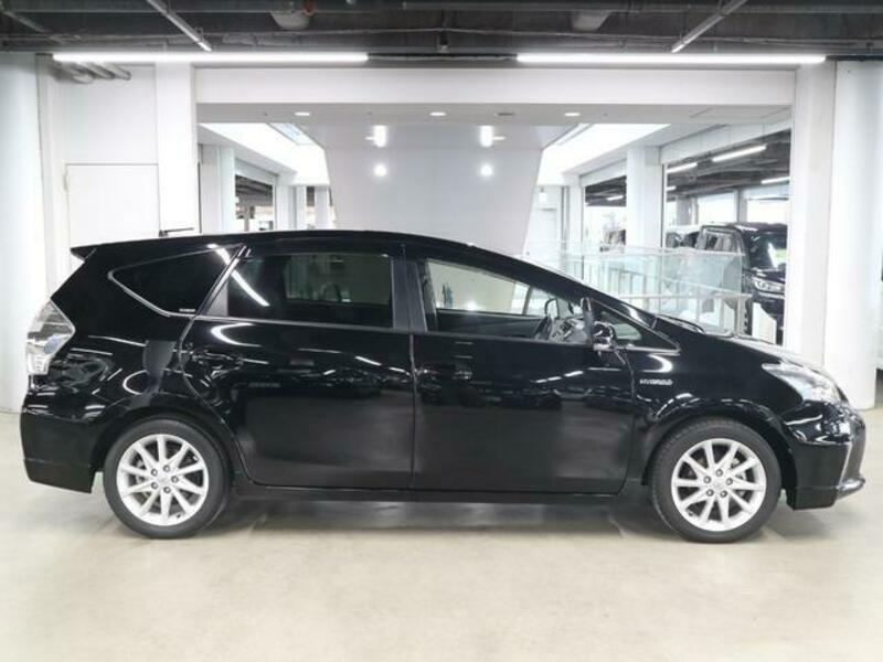 PRIUS ALPHA