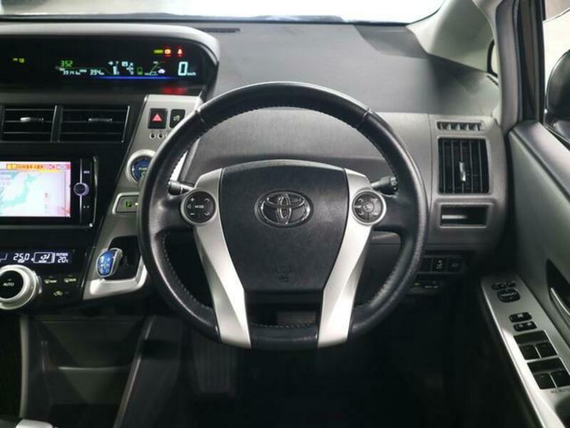 PRIUS ALPHA