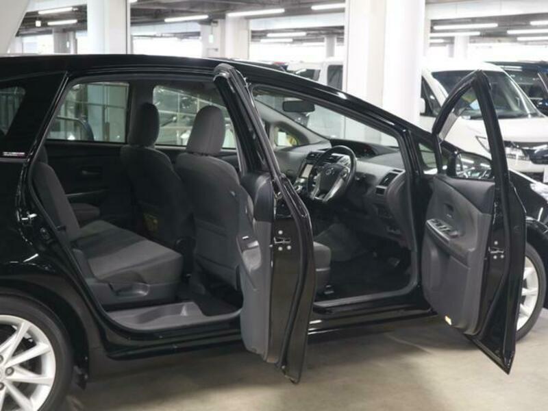 PRIUS ALPHA