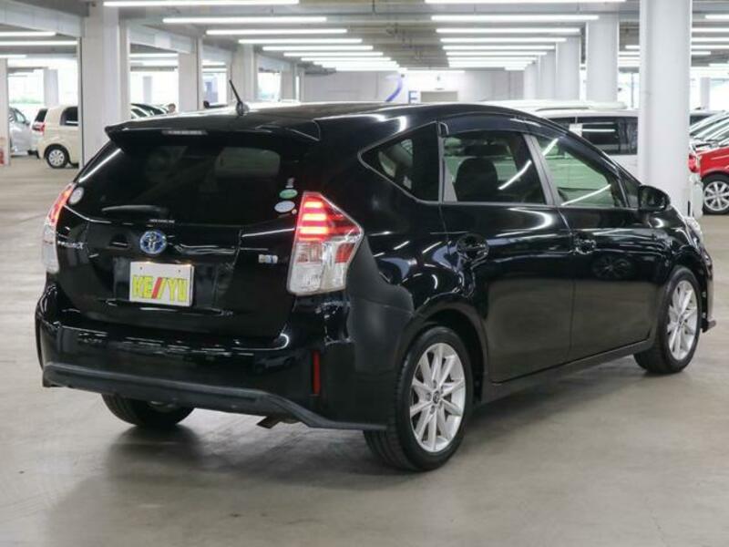 PRIUS ALPHA