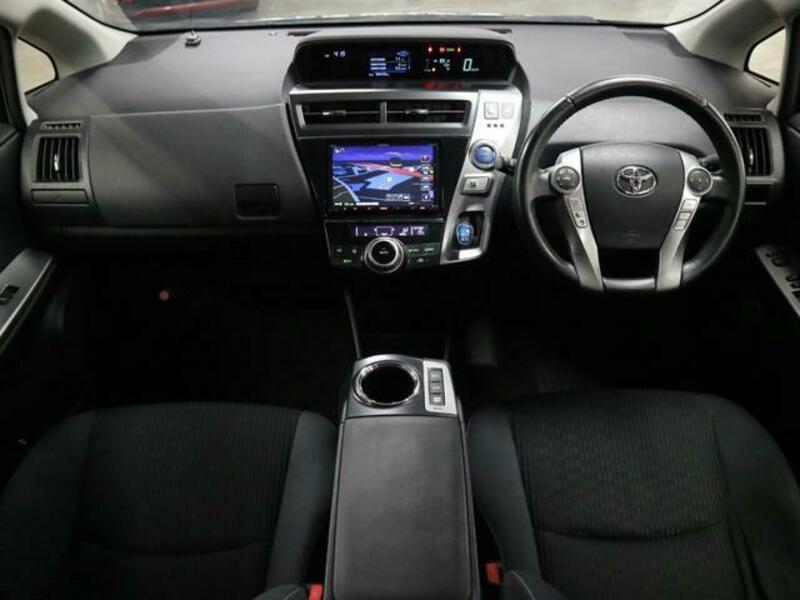 PRIUS ALPHA
