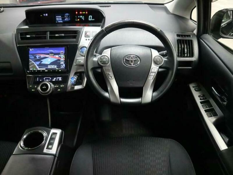 PRIUS ALPHA