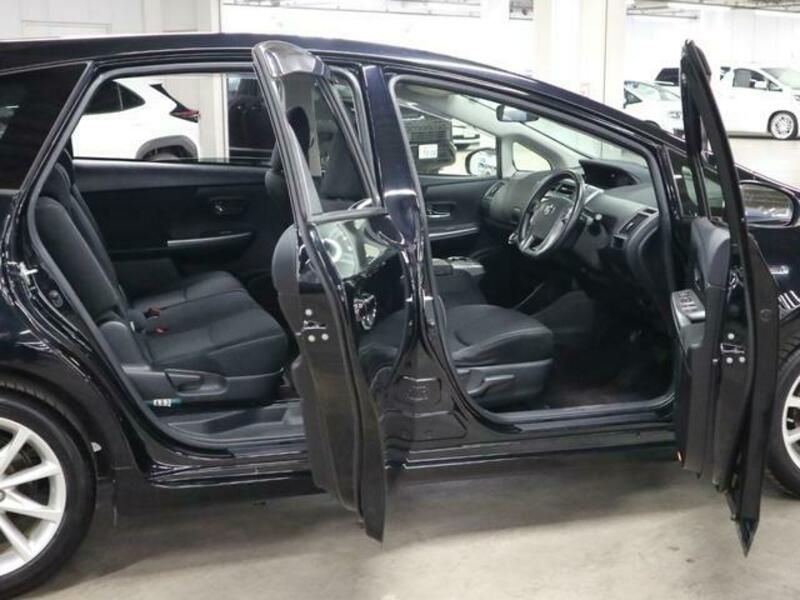 PRIUS ALPHA