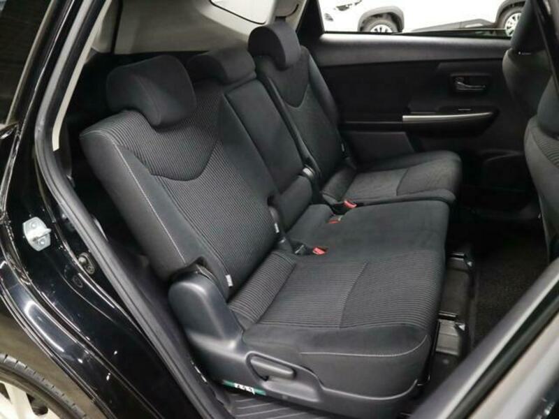 PRIUS ALPHA