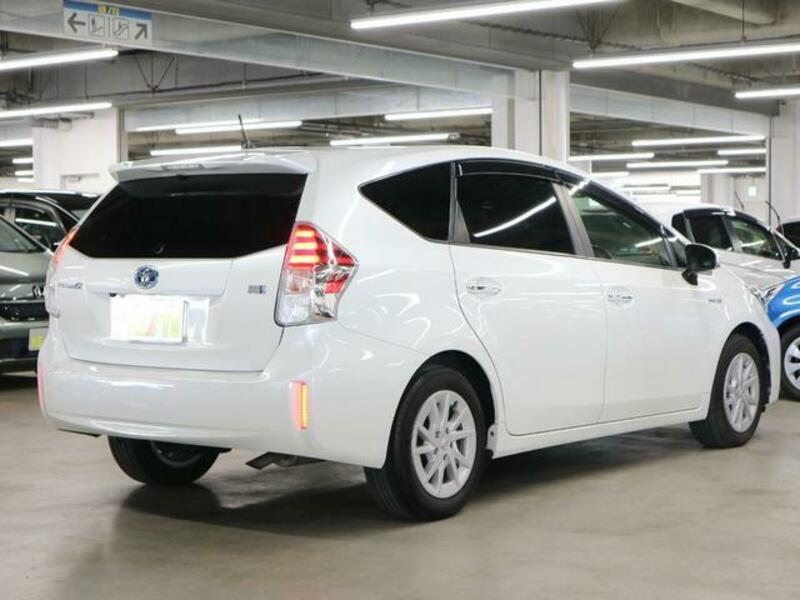 PRIUS ALPHA