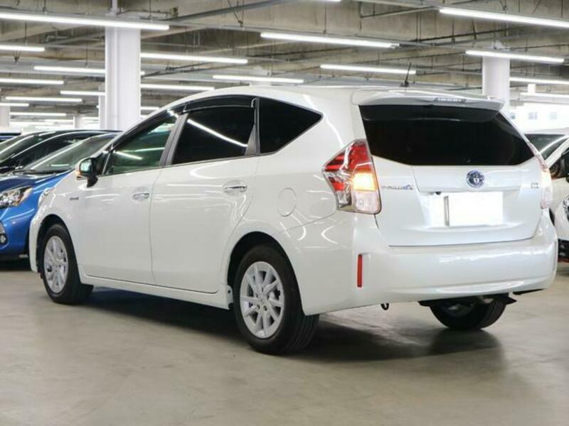 PRIUS ALPHA