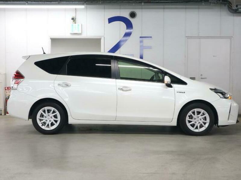 PRIUS ALPHA