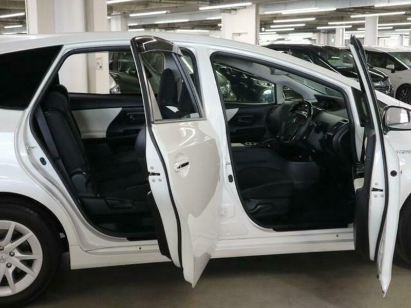 PRIUS ALPHA