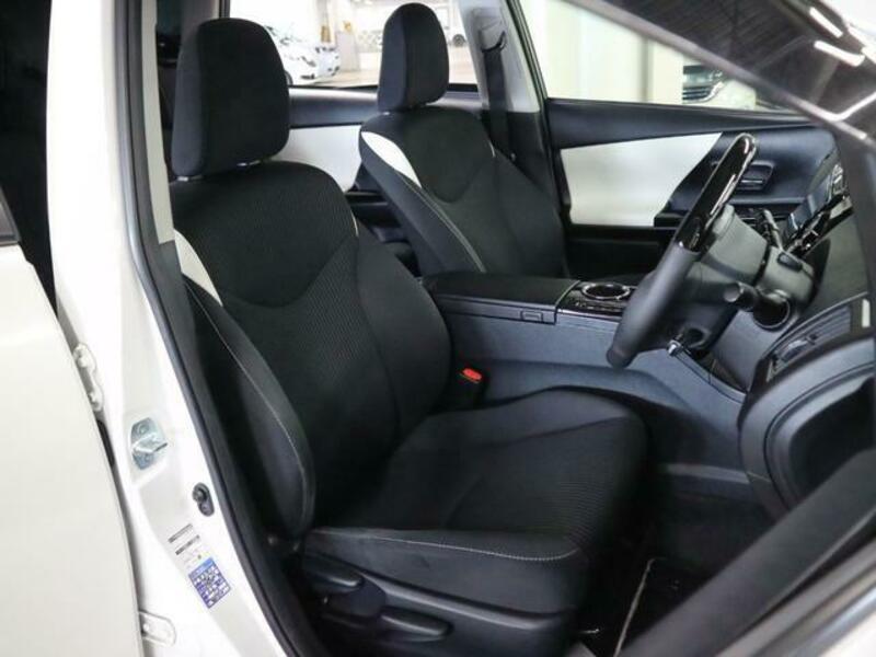 PRIUS ALPHA