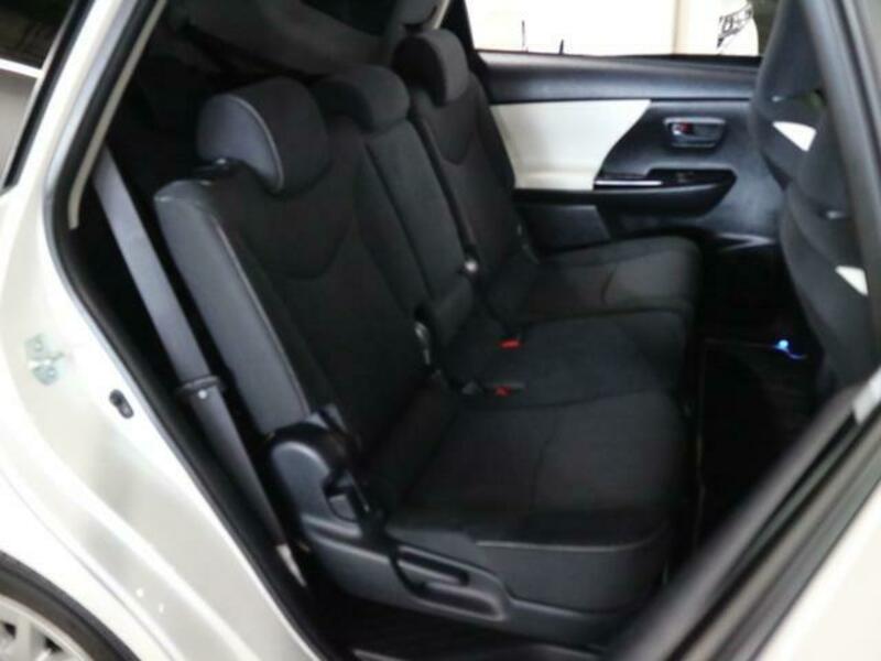 PRIUS ALPHA