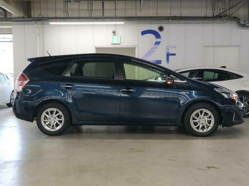 PRIUS ALPHA