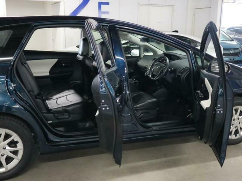 PRIUS ALPHA