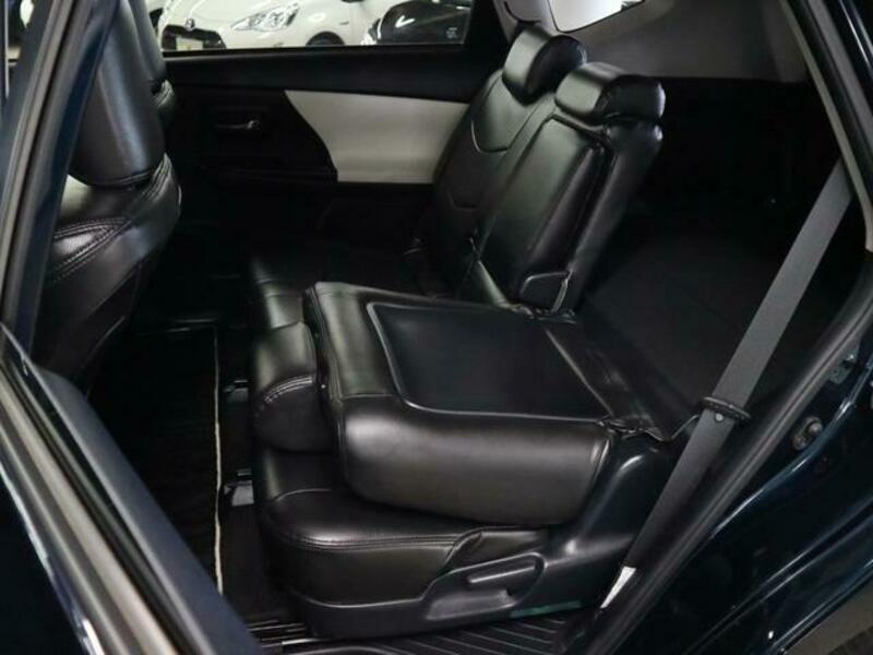 PRIUS ALPHA