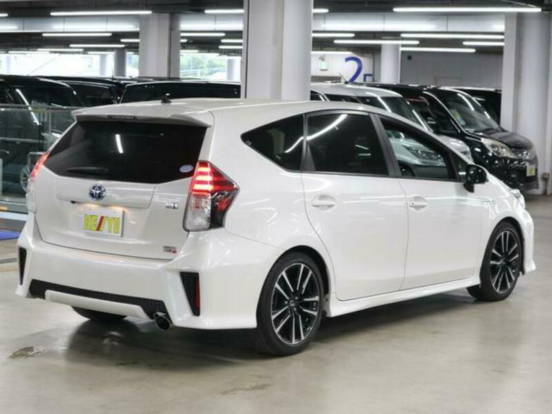 PRIUS ALPHA