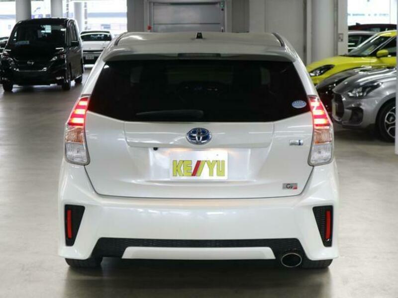 PRIUS ALPHA