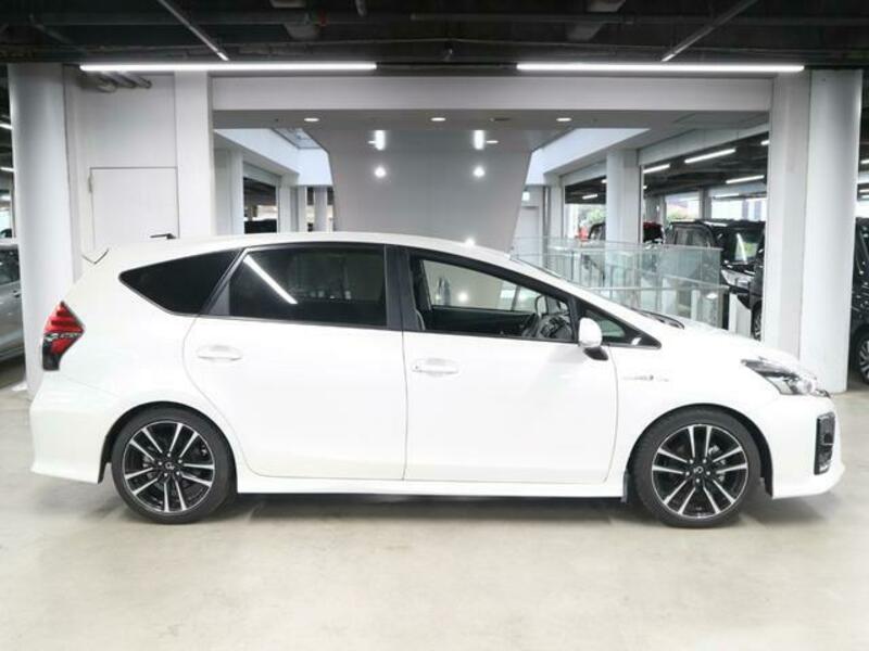 PRIUS ALPHA
