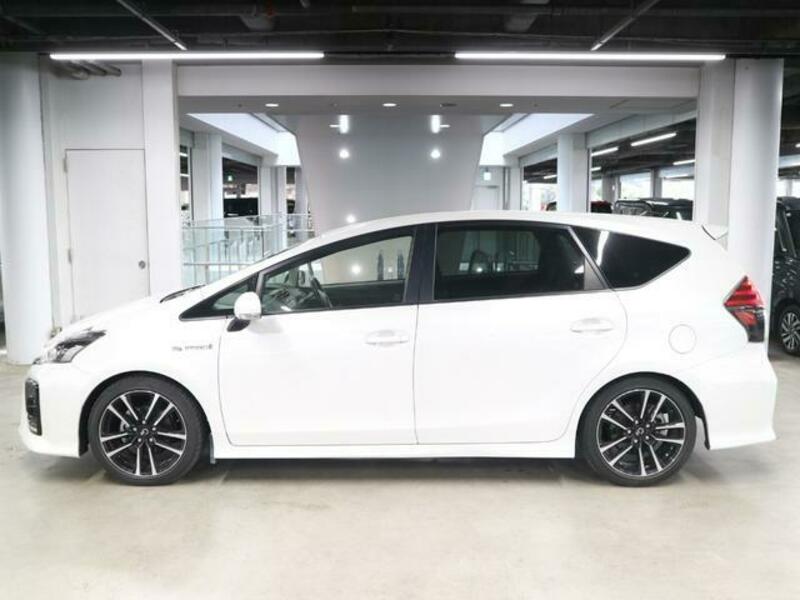 PRIUS ALPHA