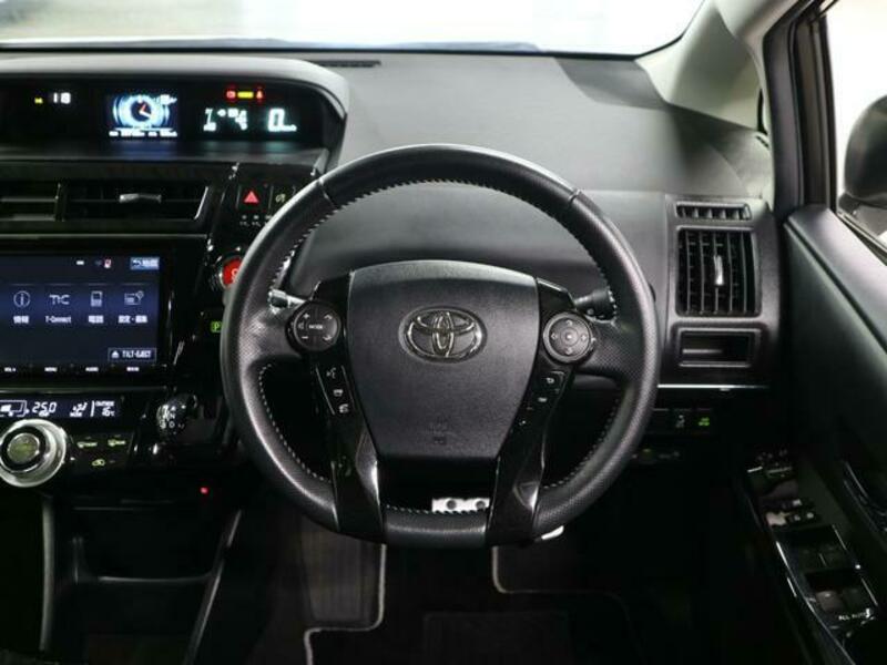 PRIUS ALPHA