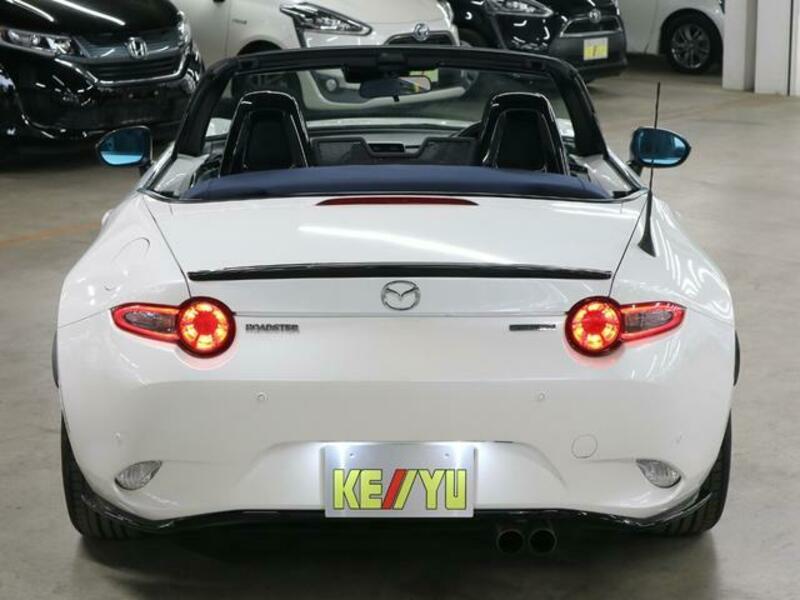 ROADSTER