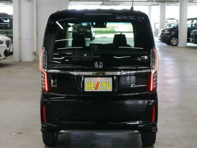 N BOX CUSTOM
