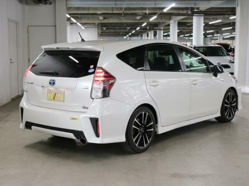 PRIUS ALPHA