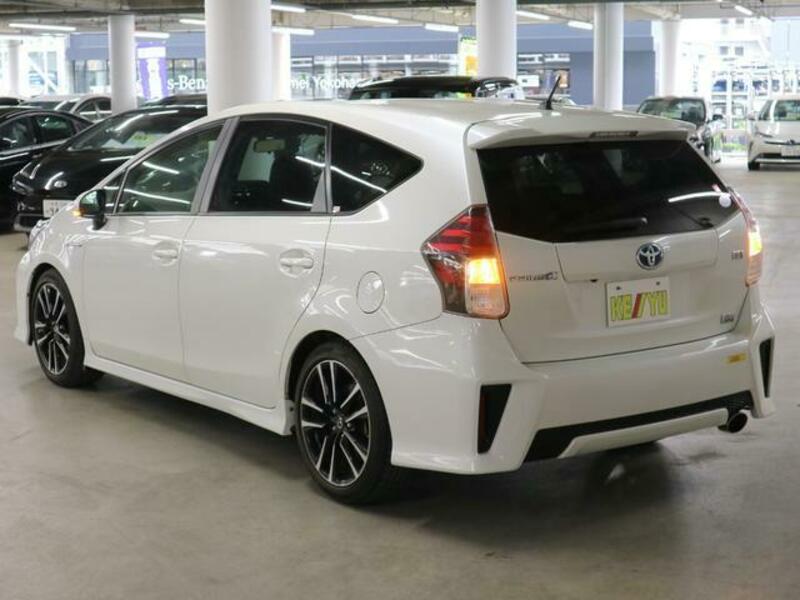 PRIUS ALPHA