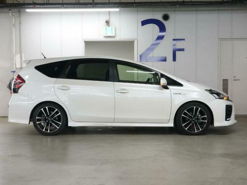 PRIUS ALPHA