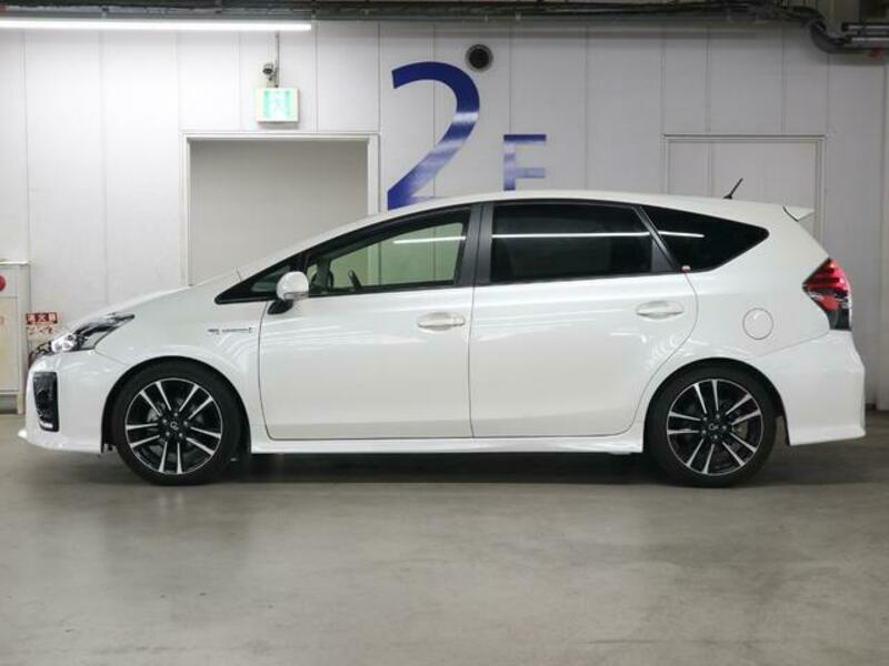 PRIUS ALPHA