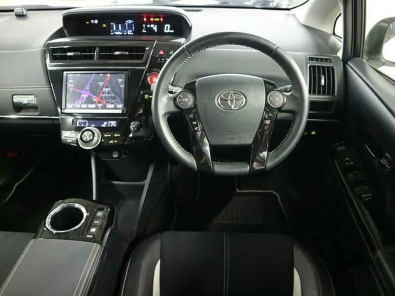 PRIUS ALPHA