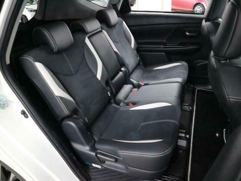 PRIUS ALPHA