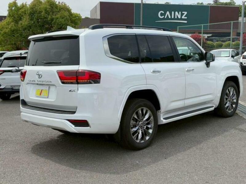LAND CRUISER