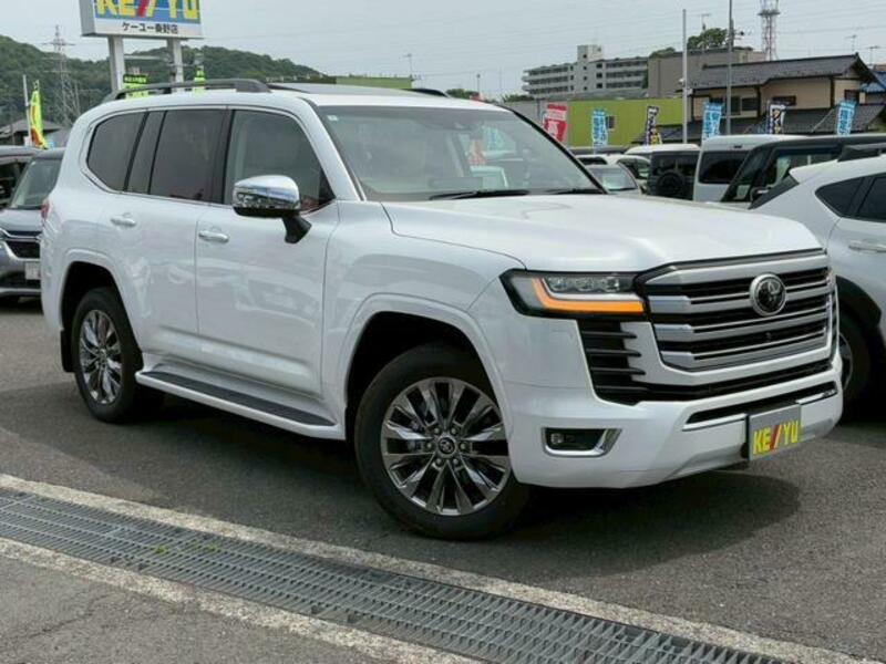 LAND CRUISER