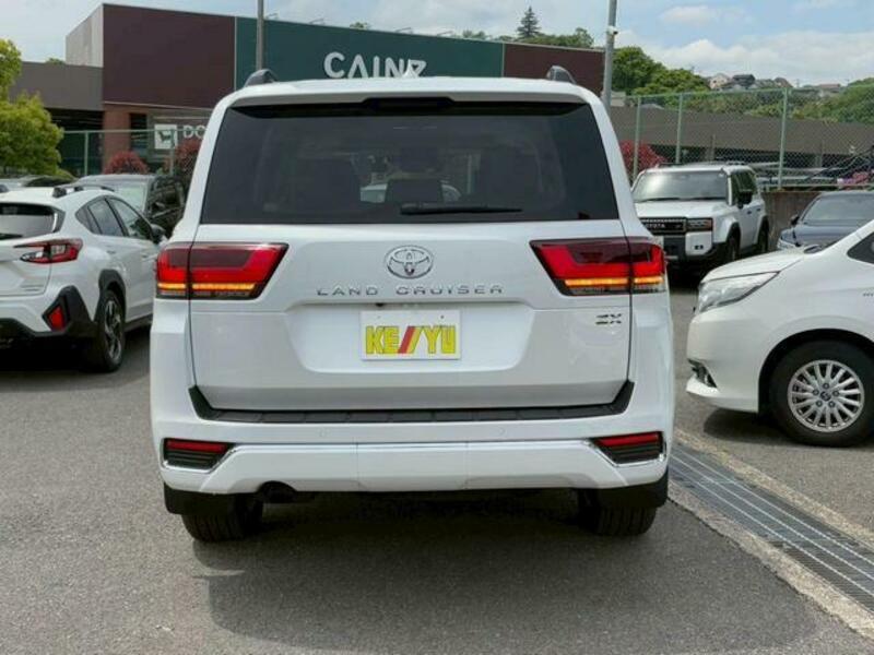 LAND CRUISER