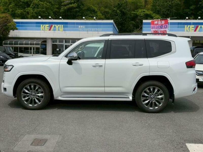 LAND CRUISER