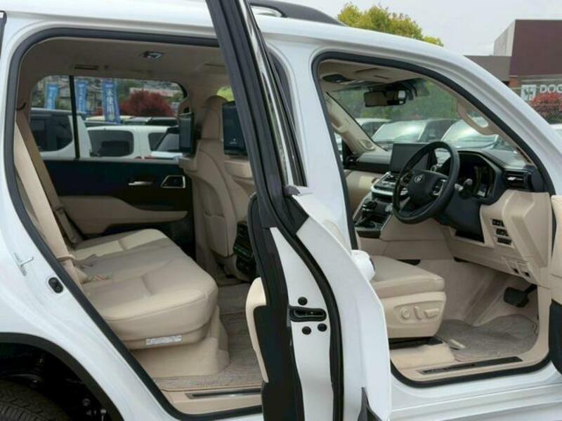 LAND CRUISER