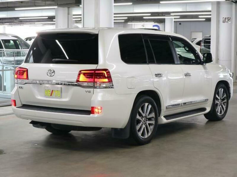LAND CRUISER