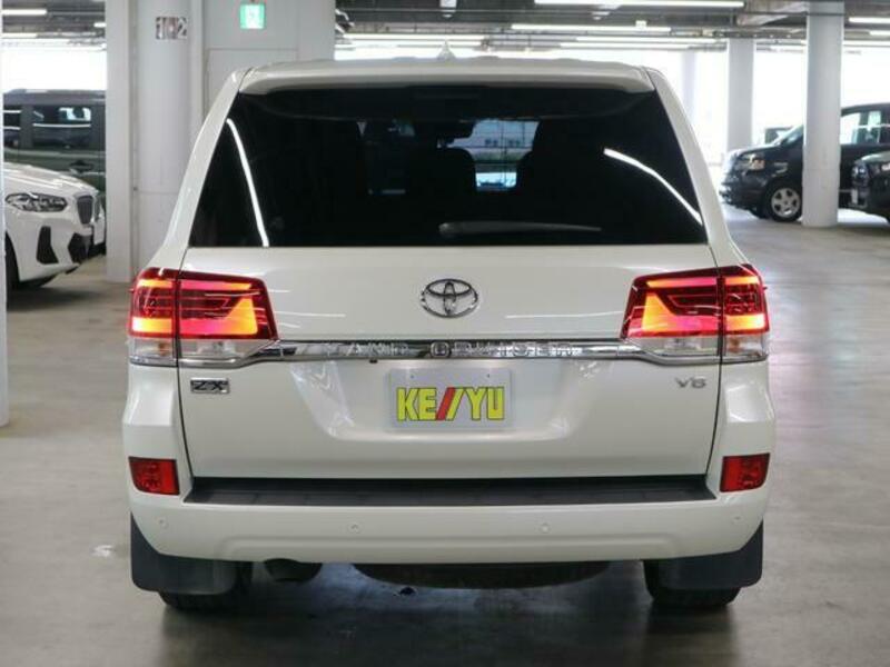 LAND CRUISER