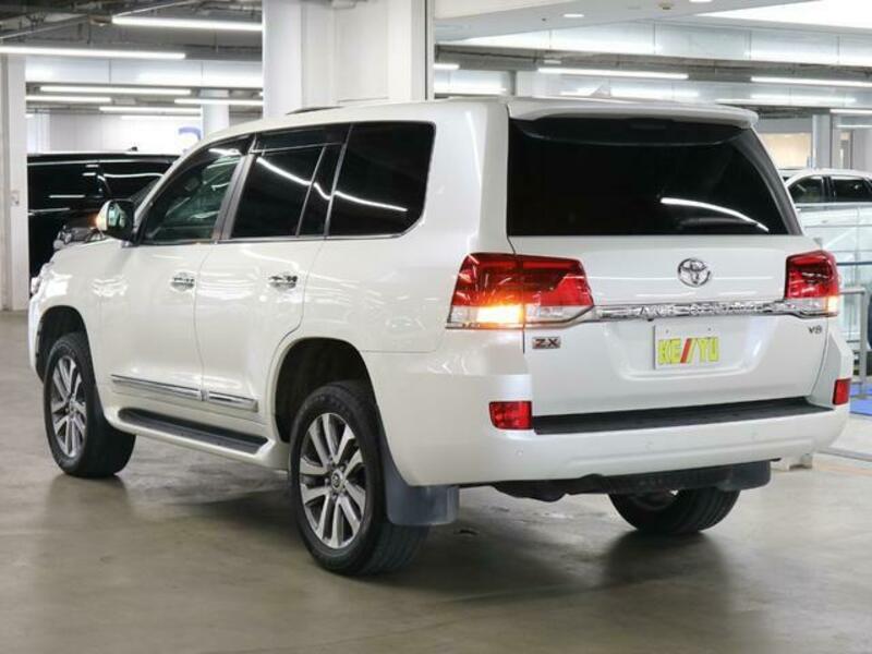 LAND CRUISER