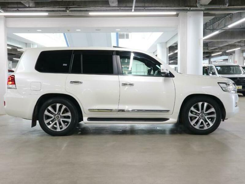 LAND CRUISER