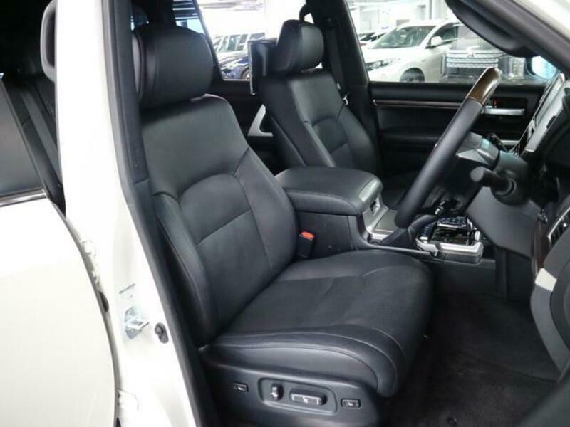 LAND CRUISER