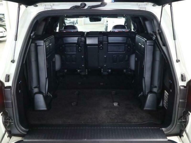 LAND CRUISER
