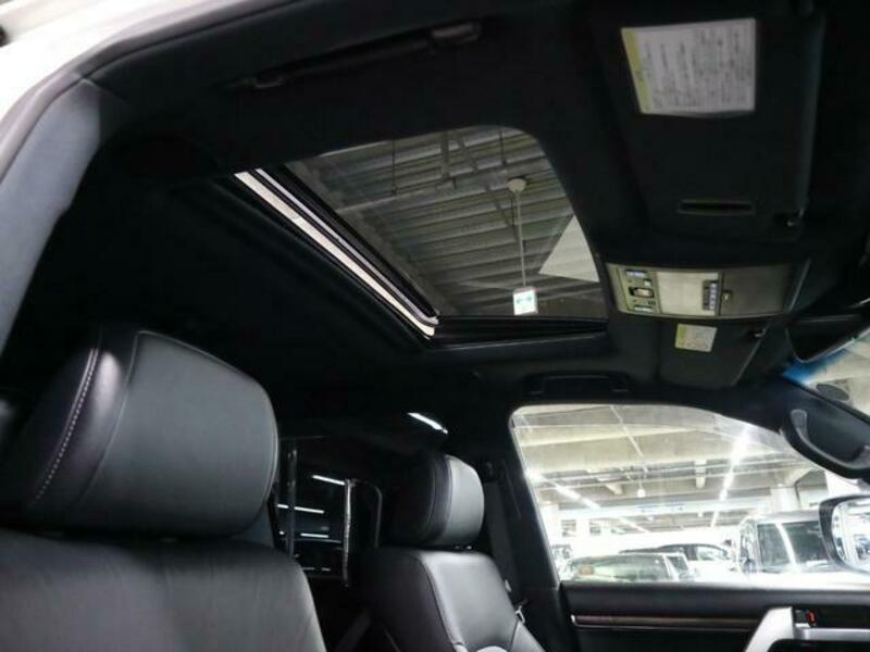 LAND CRUISER