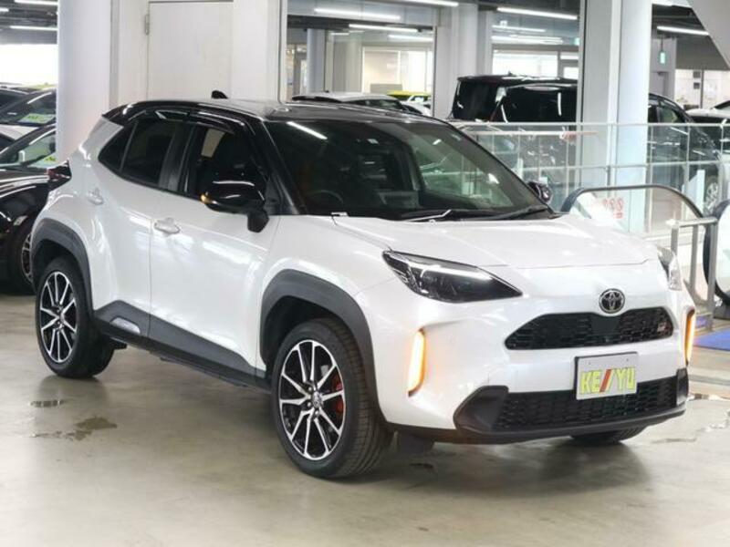 YARIS CROSS
