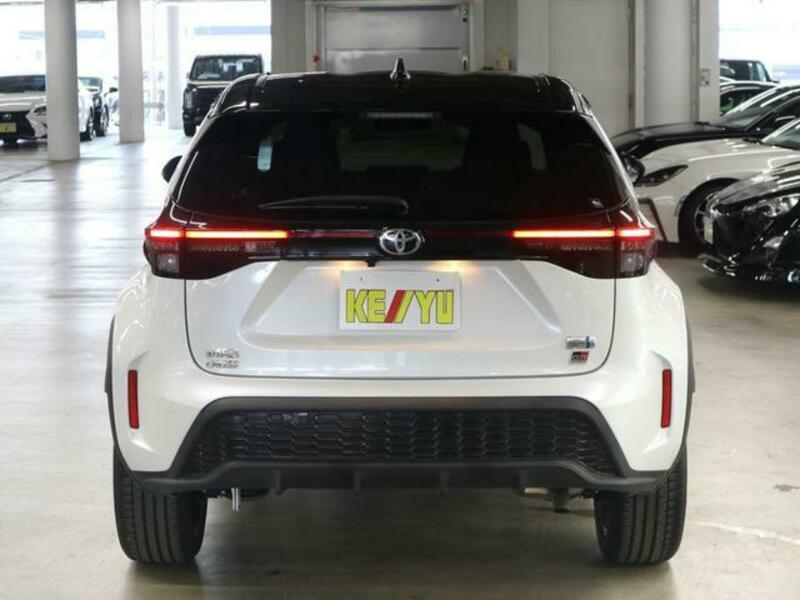 YARIS CROSS