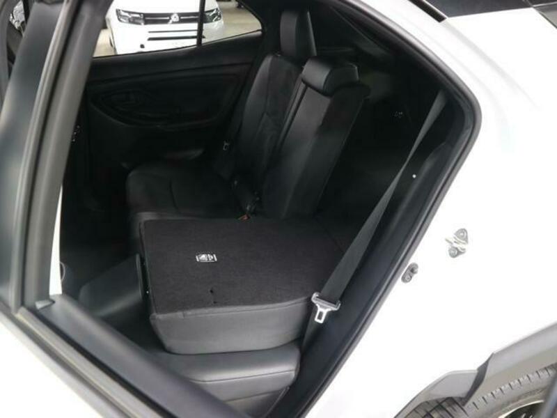 YARIS CROSS