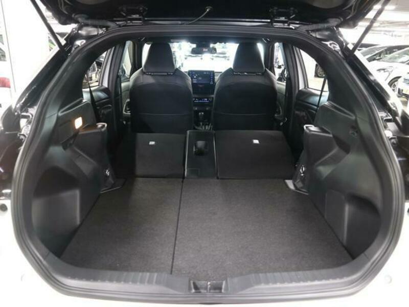 YARIS CROSS