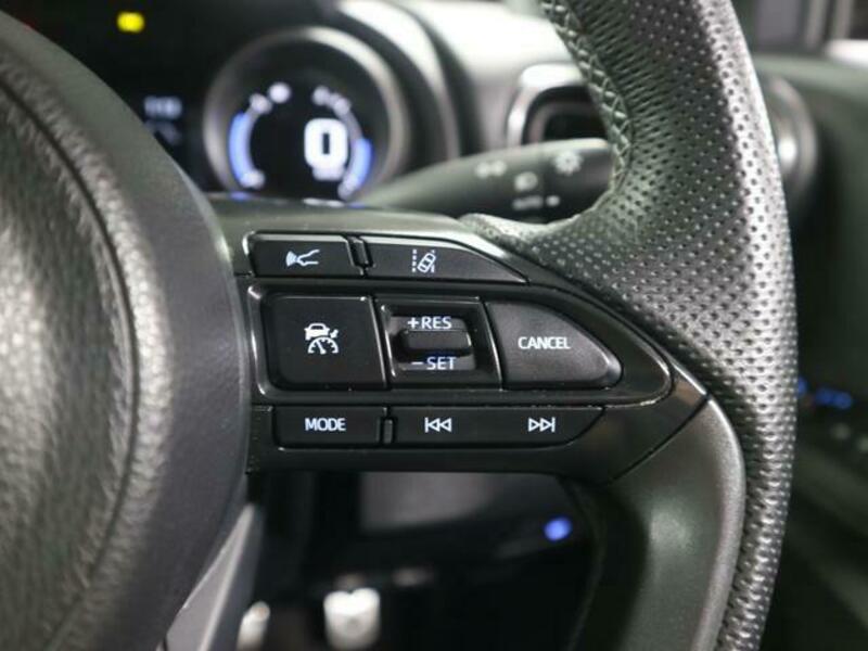 YARIS CROSS
