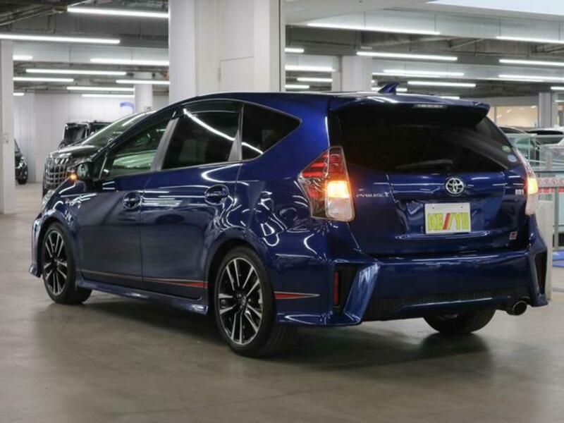PRIUS ALPHA