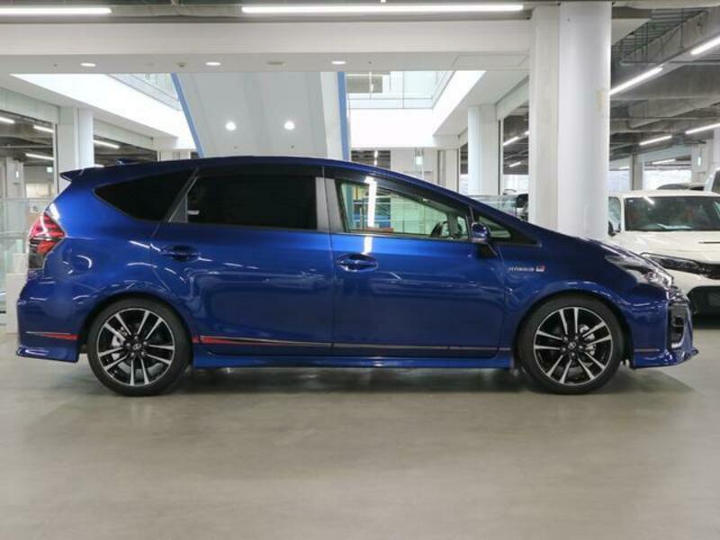 PRIUS ALPHA