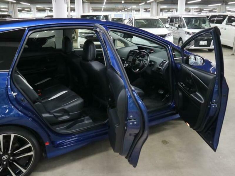 PRIUS ALPHA